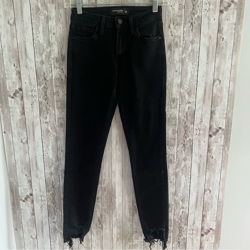 Just Black Women's Raw Hem Ankle Length Black Jeans Skinny Women’s 24
